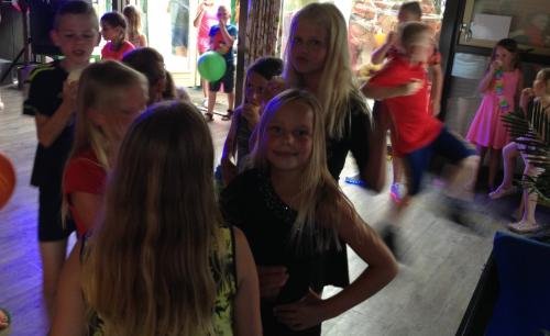 ©2016fvdvbeachparty-10