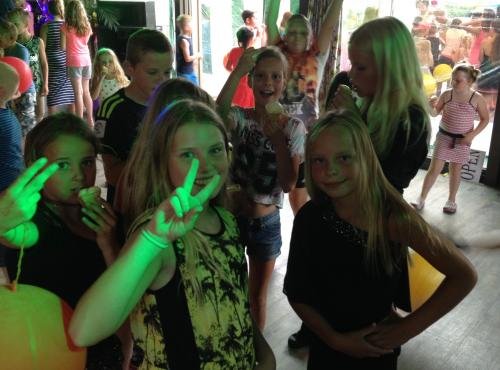 ©2016fvdvbeachparty-11